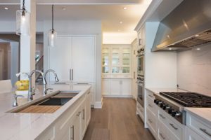 Should You Repair or Replace Damaged Cabinets?